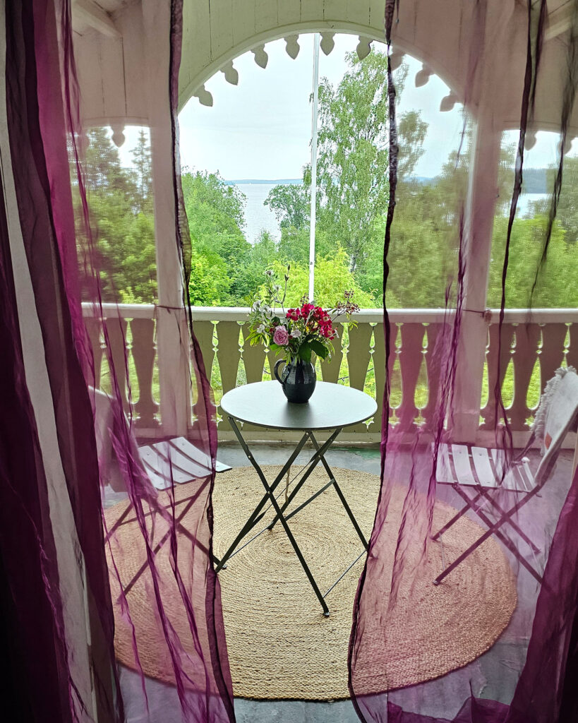 Utsikt från Balkongrummet på Villa Kämparo B&B